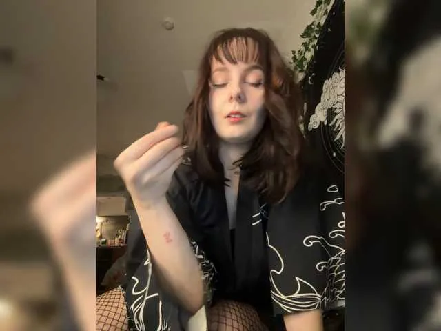 Alice311 – webcam model profile photo