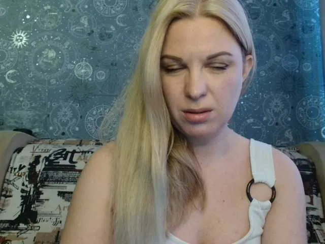 BlondeFox – webcam model profile photo