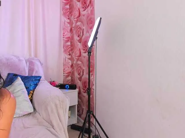 ClaireWarny – webcam model profile photo