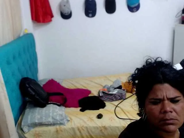 curiousnasty – webcam model profile photo