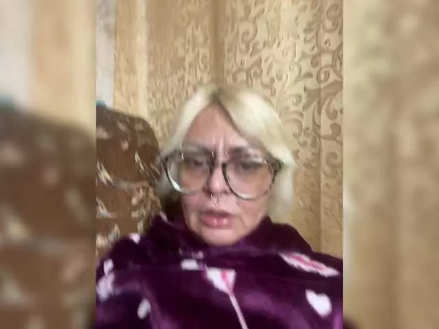 GardenerofIllusions – webcam model profile photo