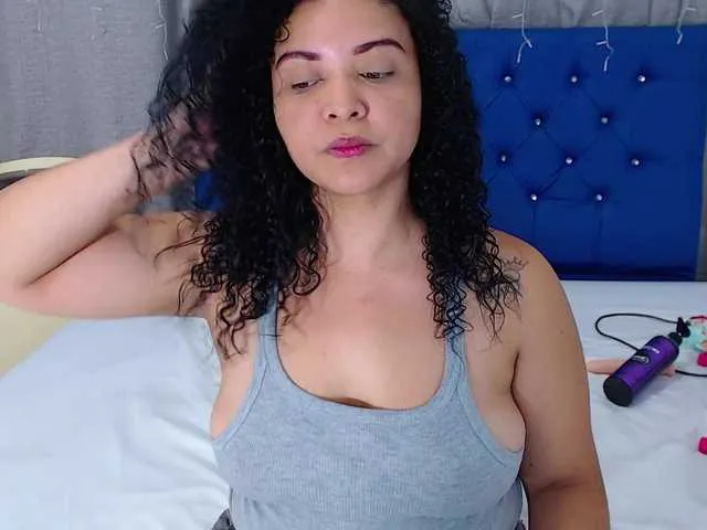 hornyy-cougar's Thumb Image