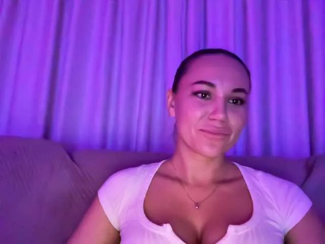 QWEENII – webcam model profile photo