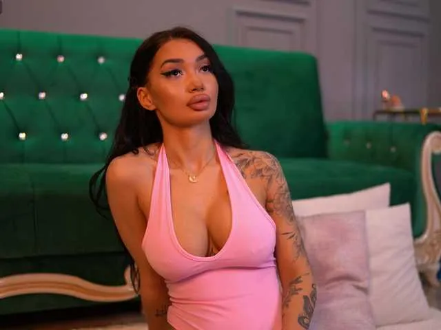 SashaFerrera – webcam model profile photo