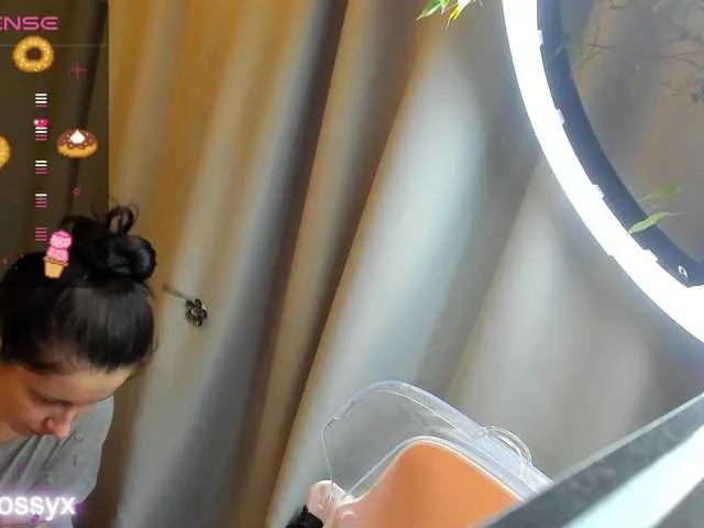 wildrossy – webcam model profile photo