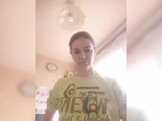 zvezda2511 – webcam model profile photo